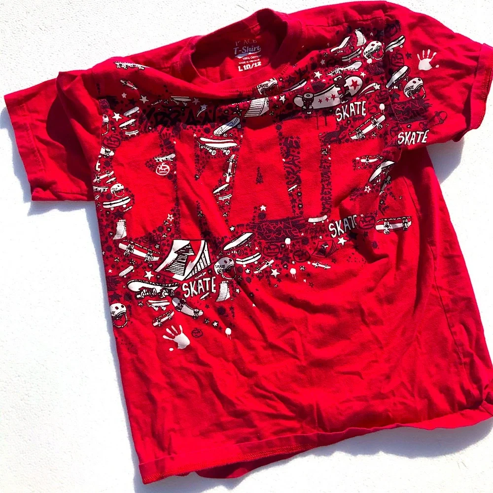 Red Skate Vintage Grahic T shirt by The Children’s Place
